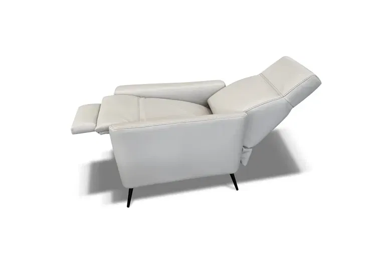 Bracci Quickship Geki Recliner