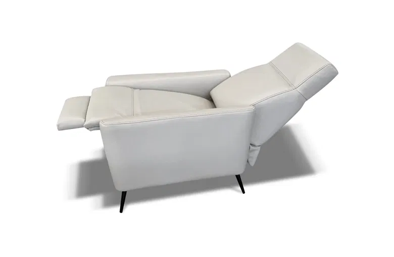 Bracci Quickship Geki Recliner