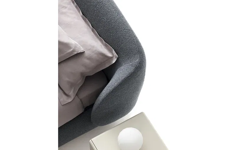 Ditre Pacific Bed