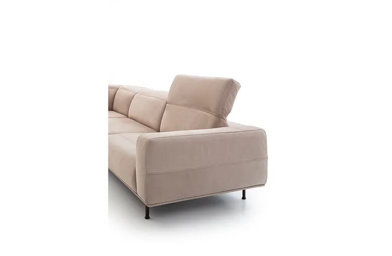 Nicoline Wing Collection
